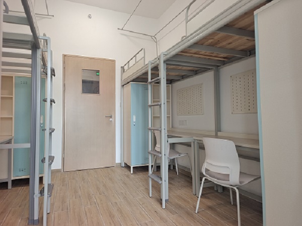 深圳市高級中學高中園宿舍公寓床已安裝到位！